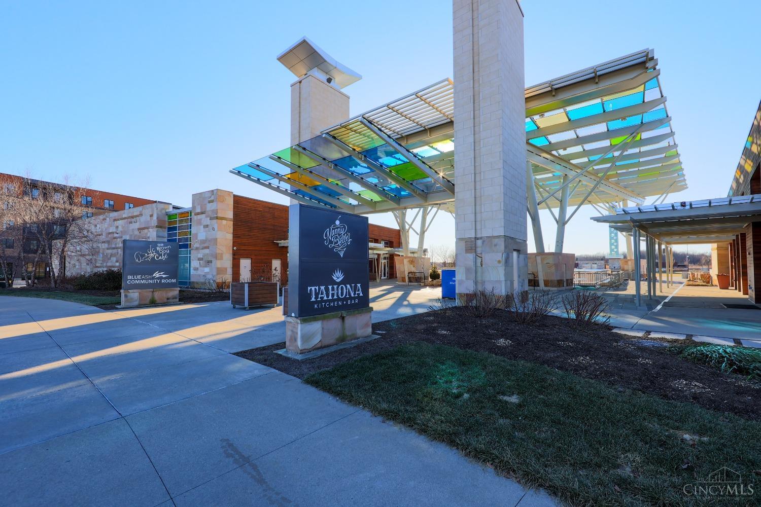 4270 Parkview Drive - Main