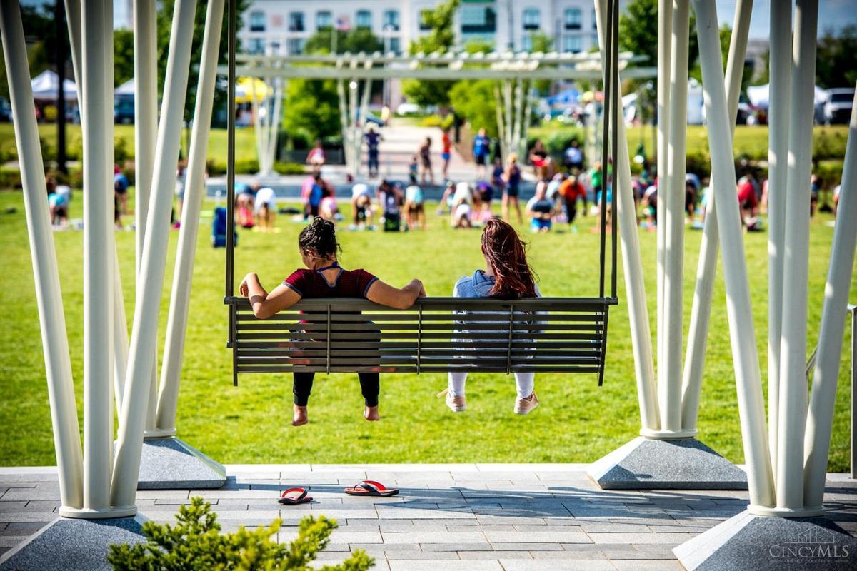 4270 Parkview Drive - 2