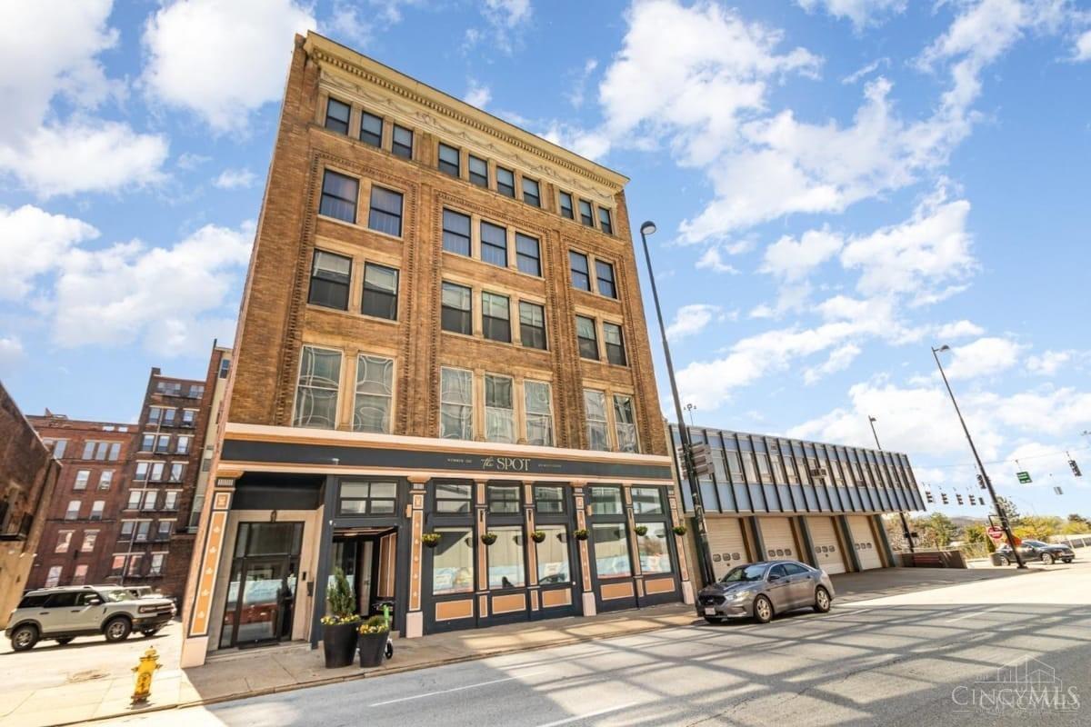 335 W Fifth Street #345 - Main