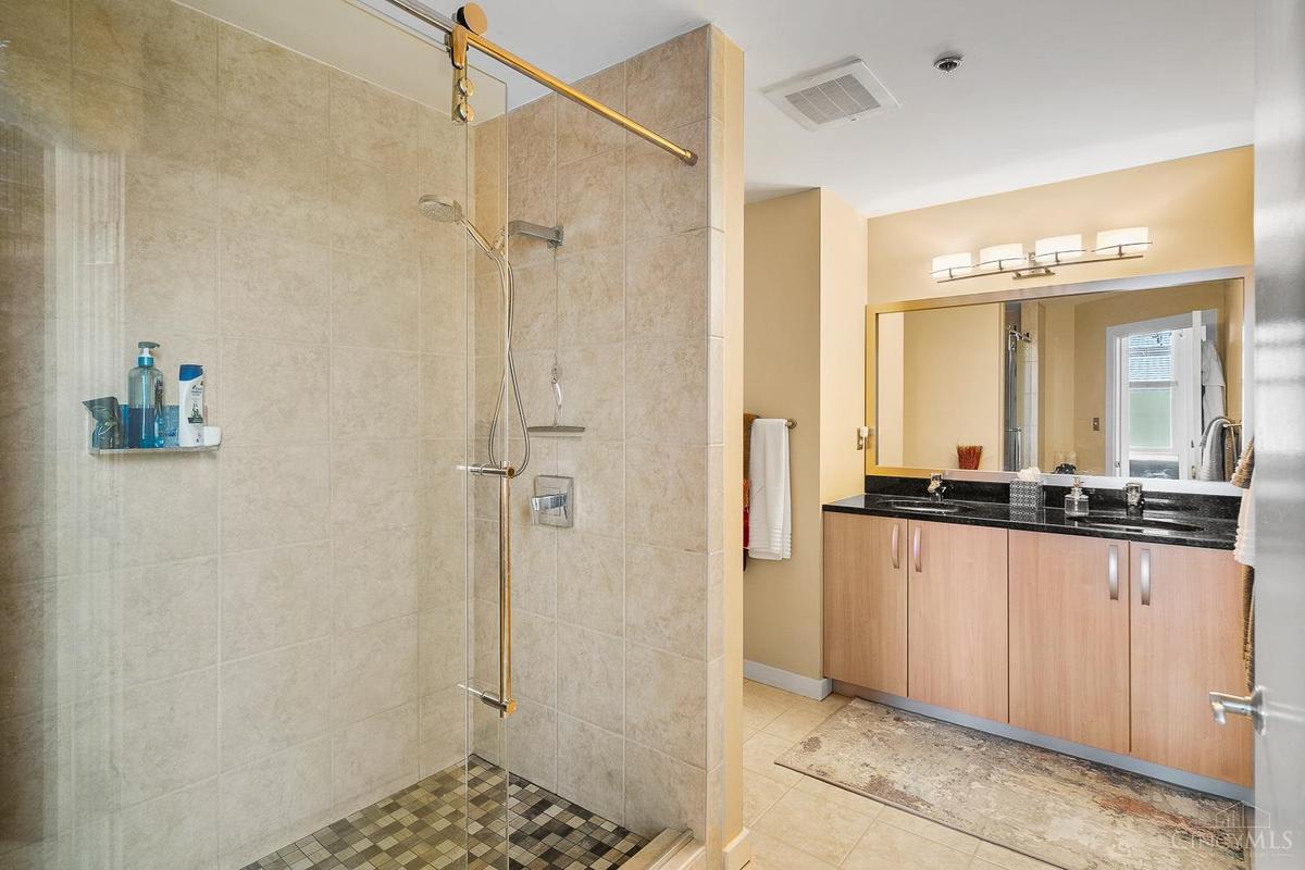 18 E Fourth Street #317 - 4