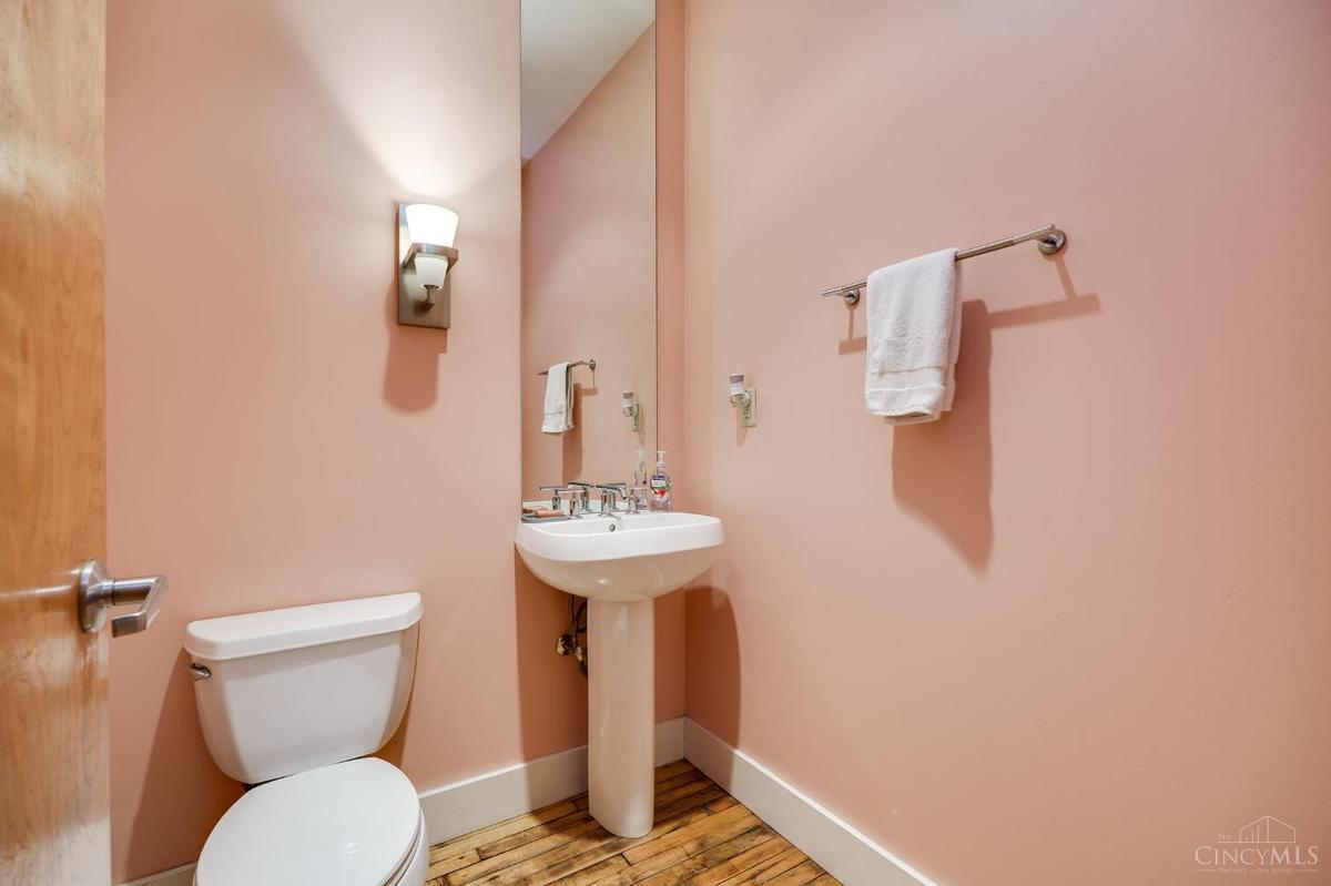 26 E Sixth Street #281 - 4