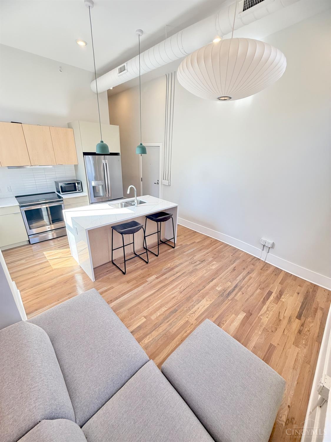 915 Vine Street #454 - 2