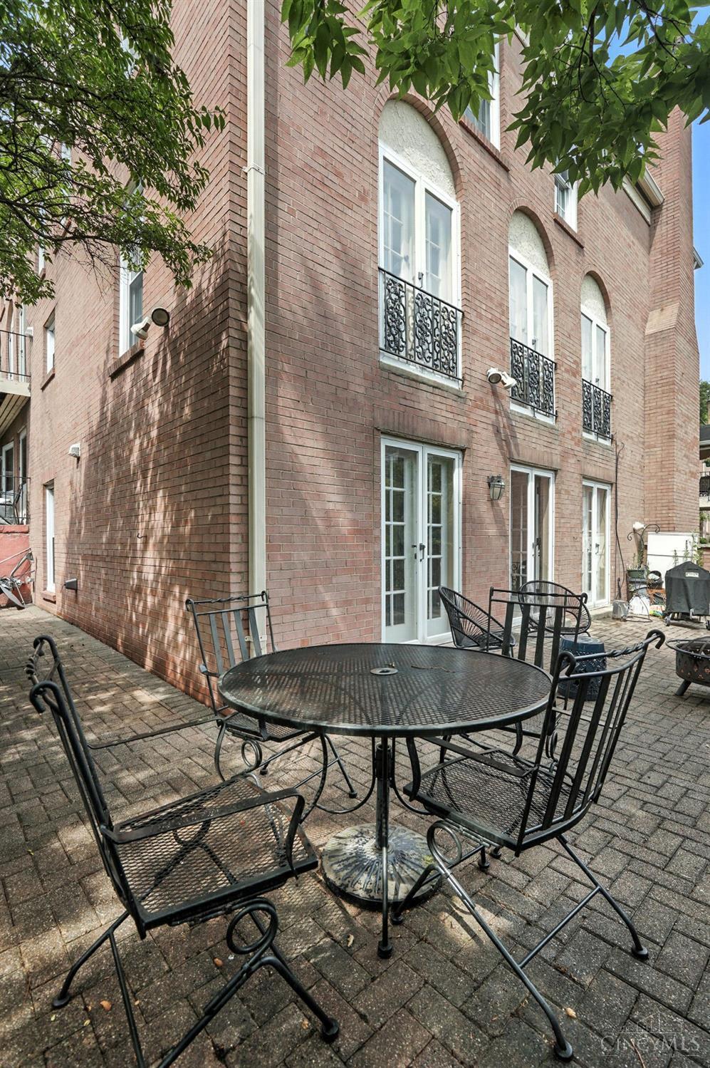 854 Rue De La Paix #128 - 4