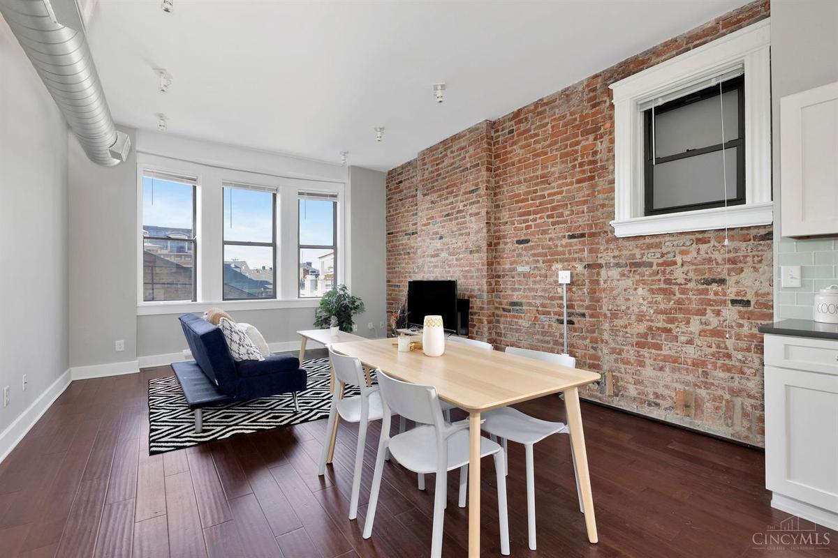 1501 Vine Street #463 - 3