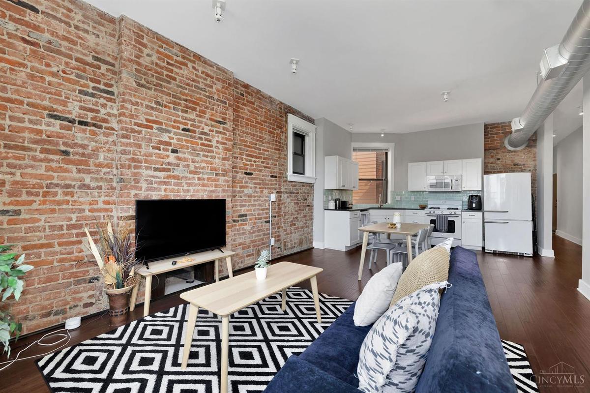 1501 Vine Street #463 - 4