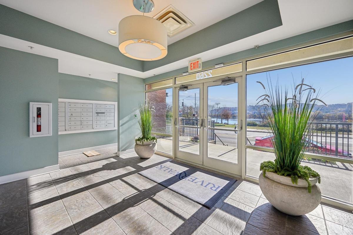 2260 Riverside Drive #201 - 4