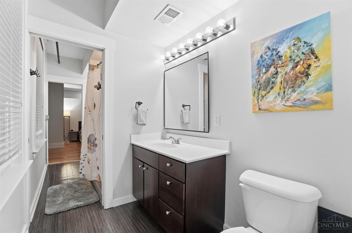 1415 Vine Street #491 - 4