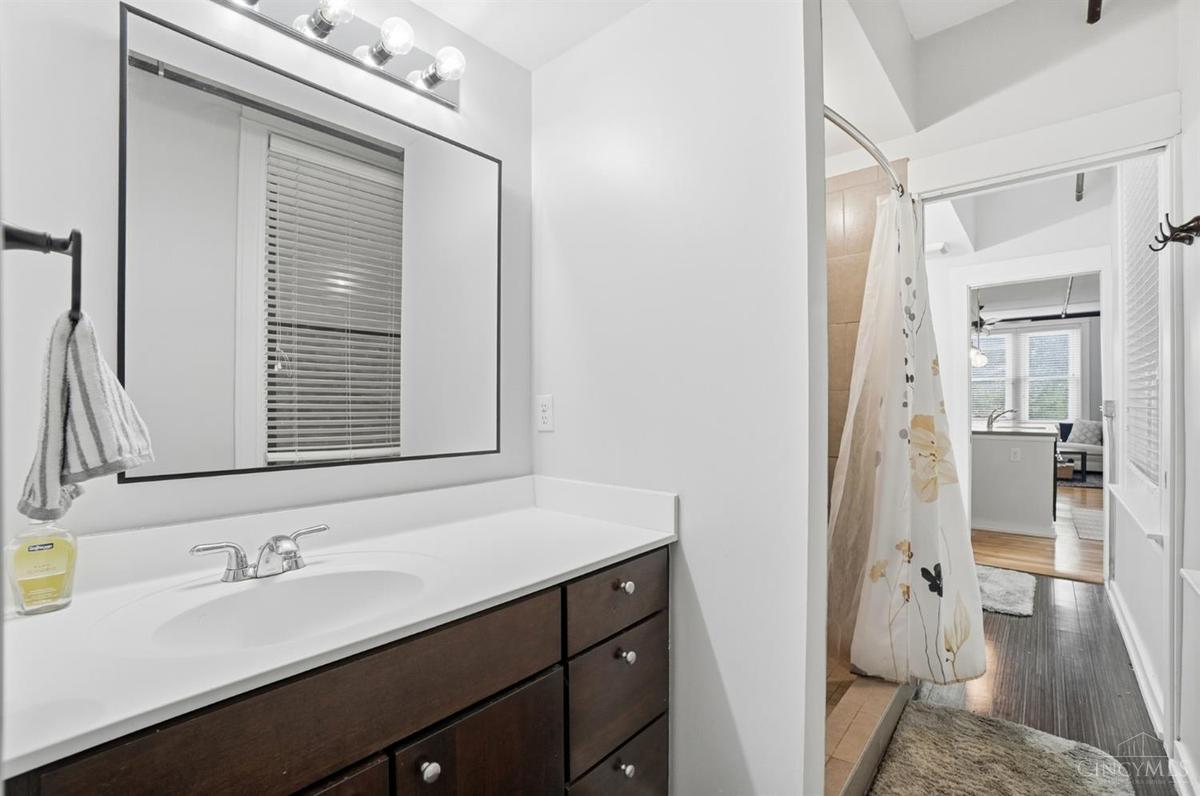 1415 Vine Street #491 - 5