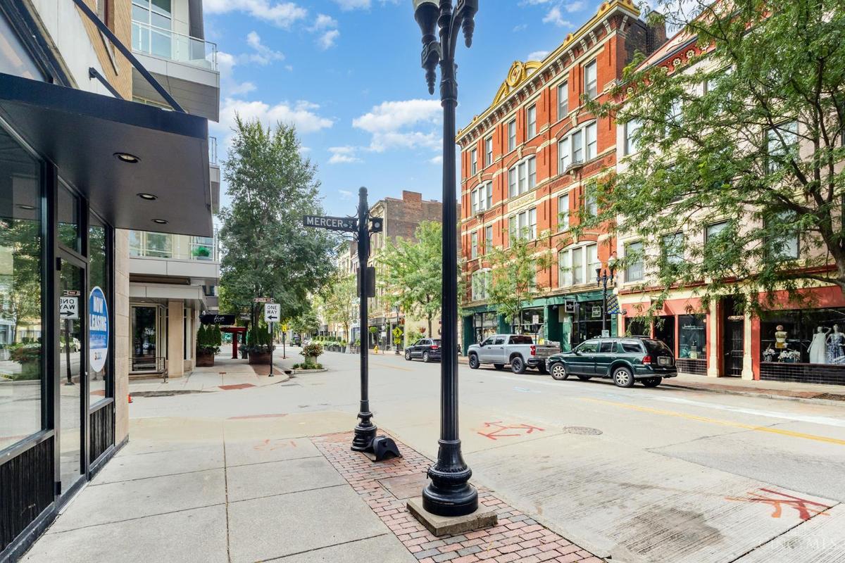1326 Vine Street #410 - 5