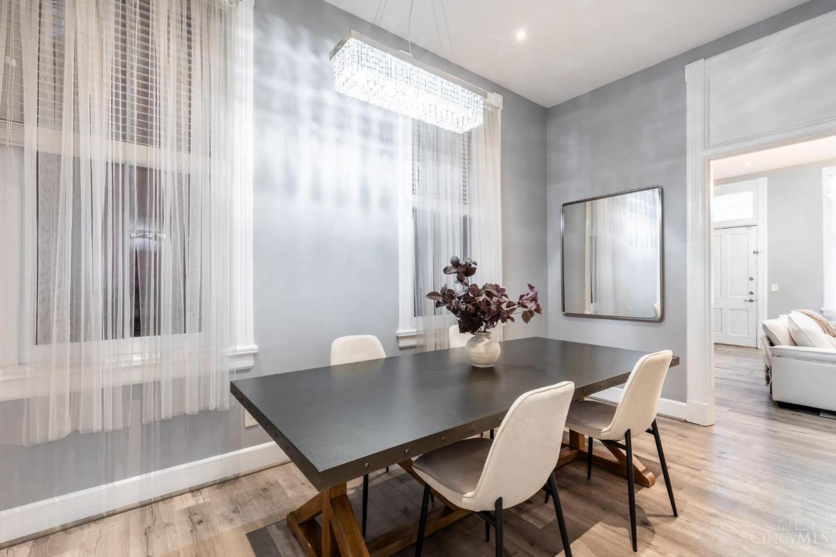 551 E Thirteenth Street #212 - 2