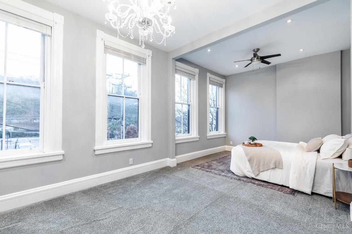 551 E Thirteenth Street #212 - 5