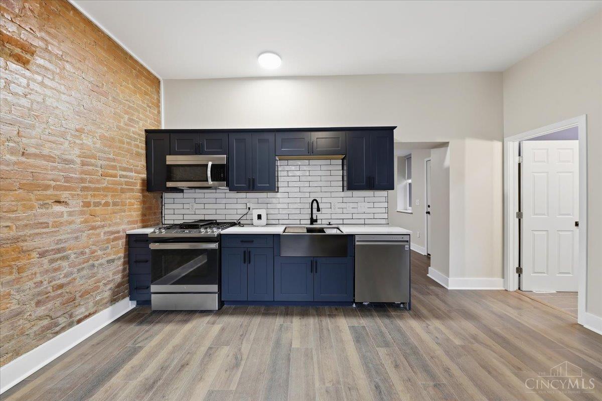 142 E Clifton Avenue - 3