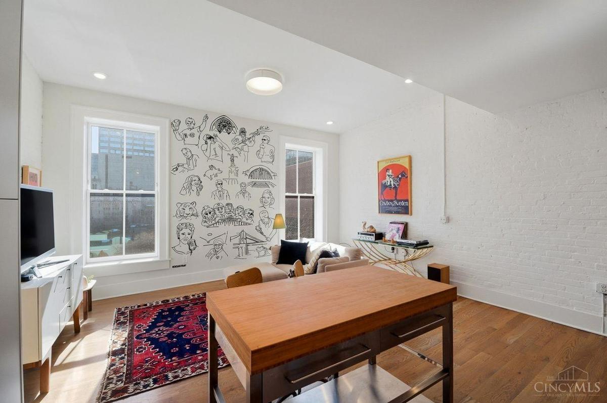 33 E Court Street #403 - 4
