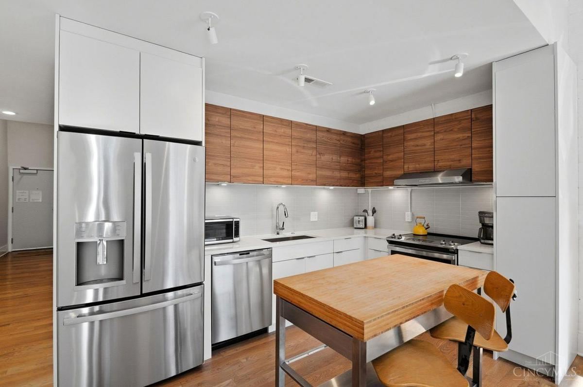 33 E Court Street #403 - 5