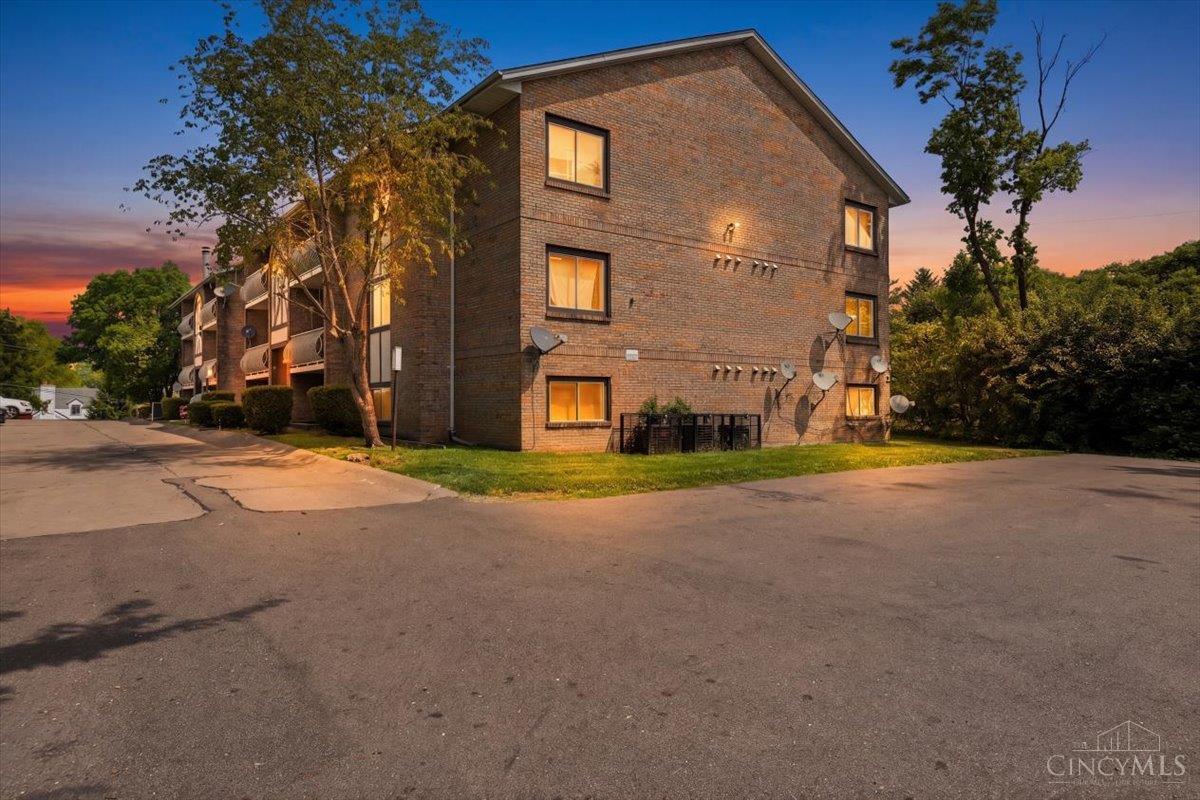 2435 Montana Avenue #11 - 5