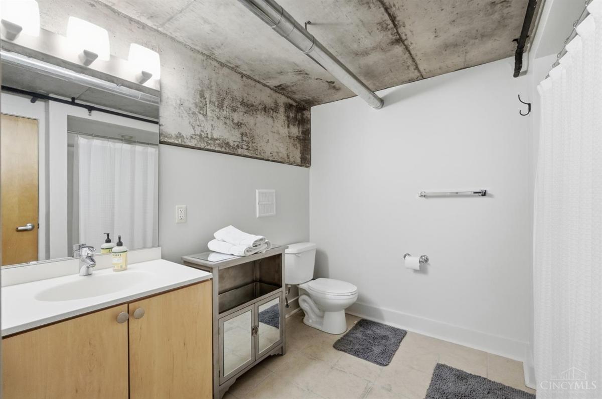353 W Fourth Street #305 - 2