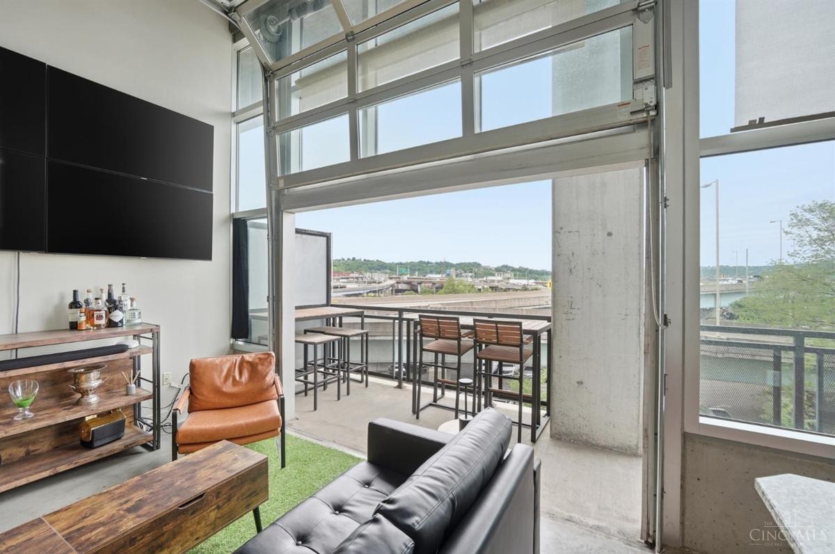 353 W Fourth Street #305 - 3