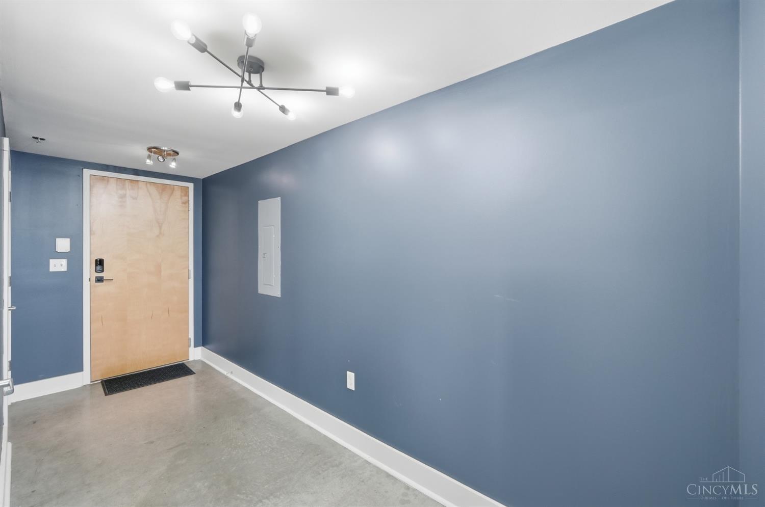 353 W Fourth Street #305 - 4
