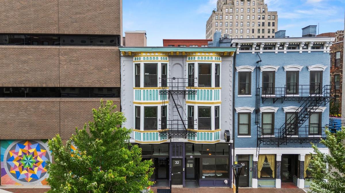 32 E Court Street #203 - 3