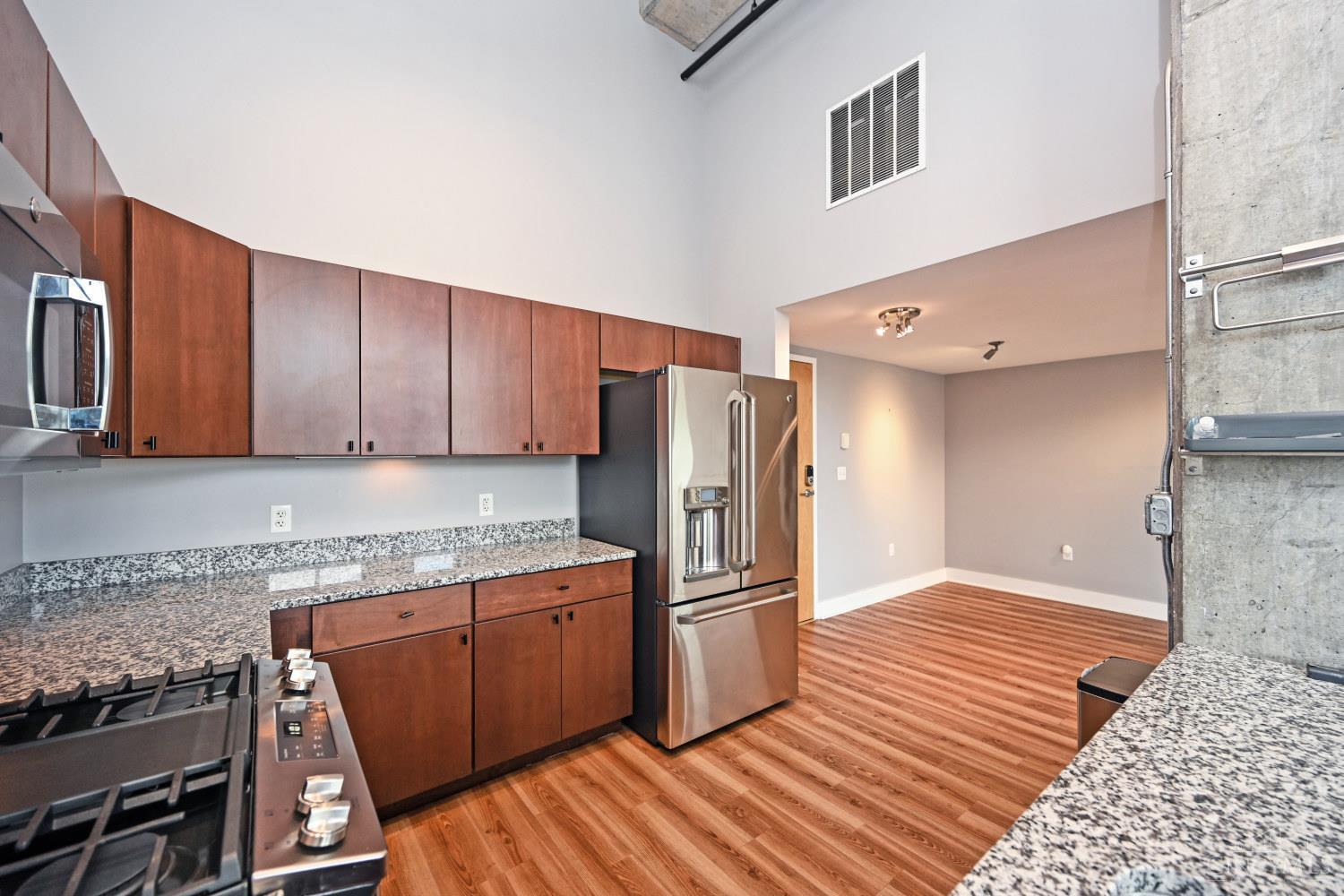 353 W Fourth Street #600 - 4