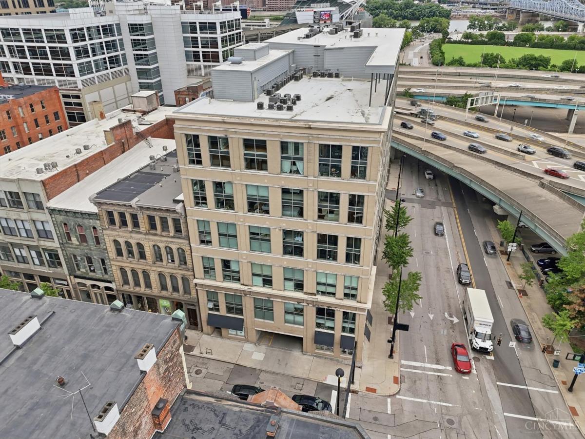 353 W Fourth Street #401 - 4
