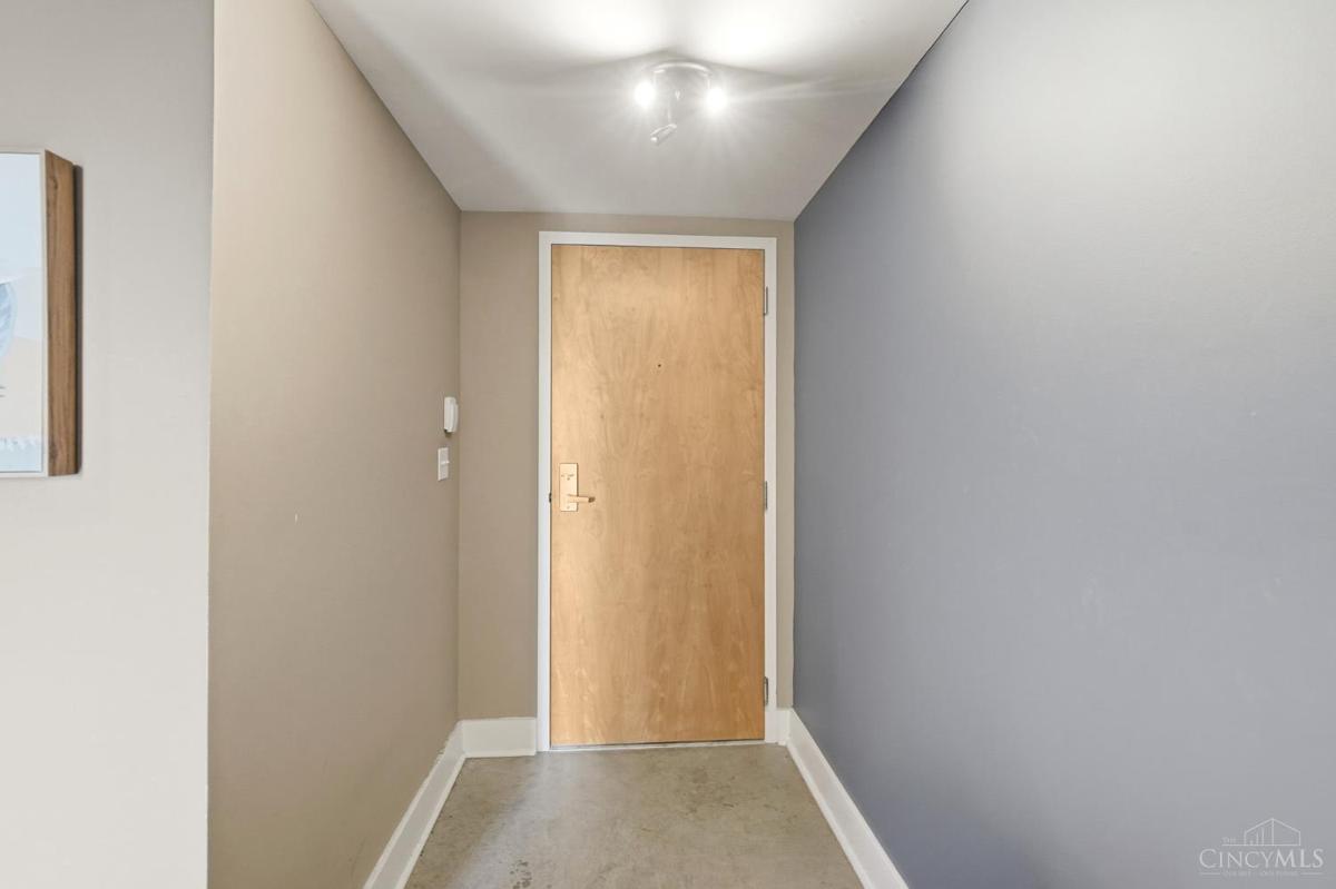 353 W Fourth Street #401 - 5