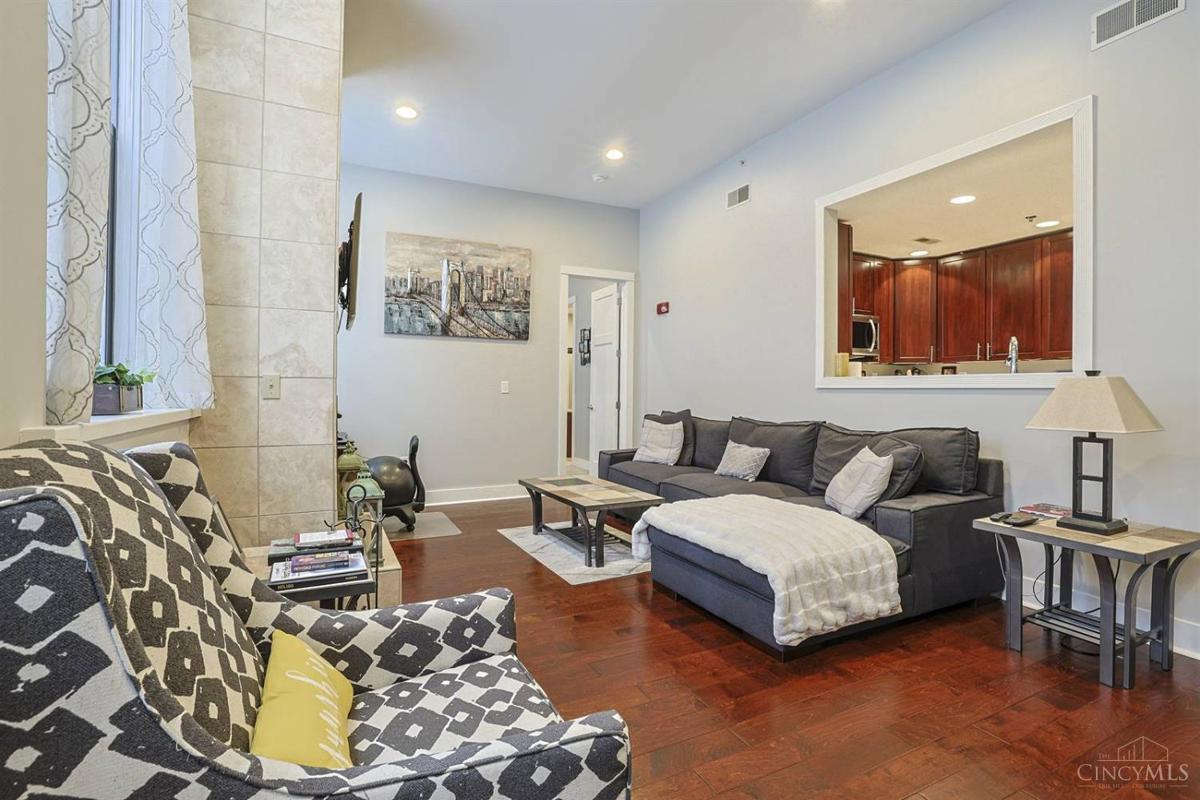 26 E Sixth Street #504 - 2