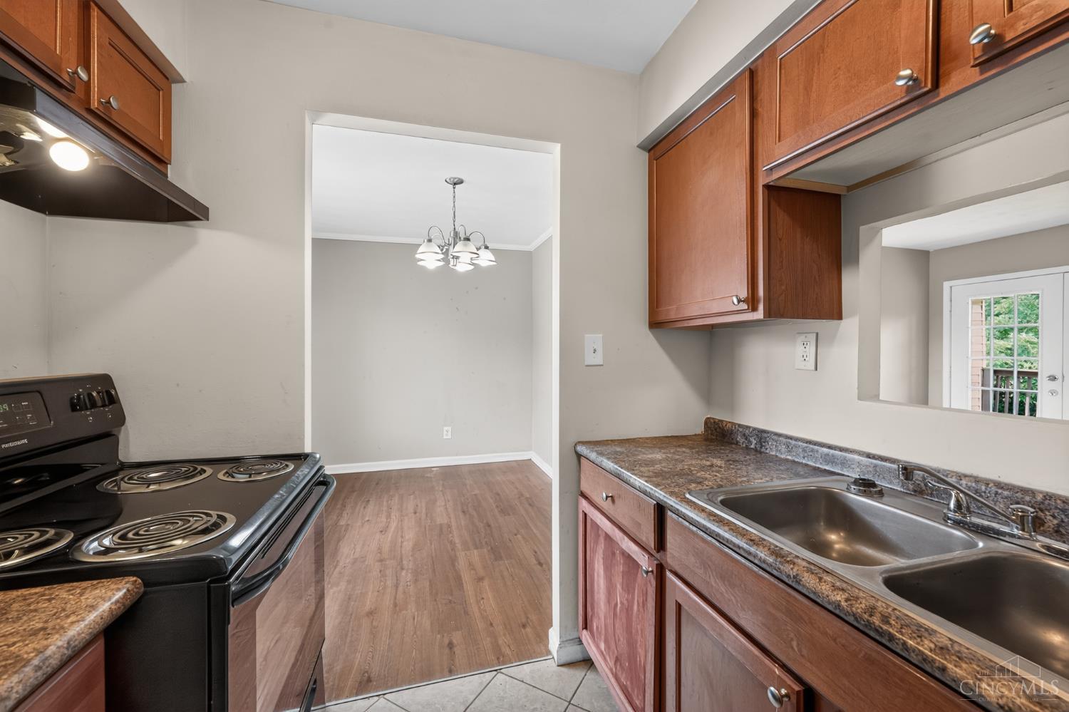 2228 Lincoln Avenue #E - 3