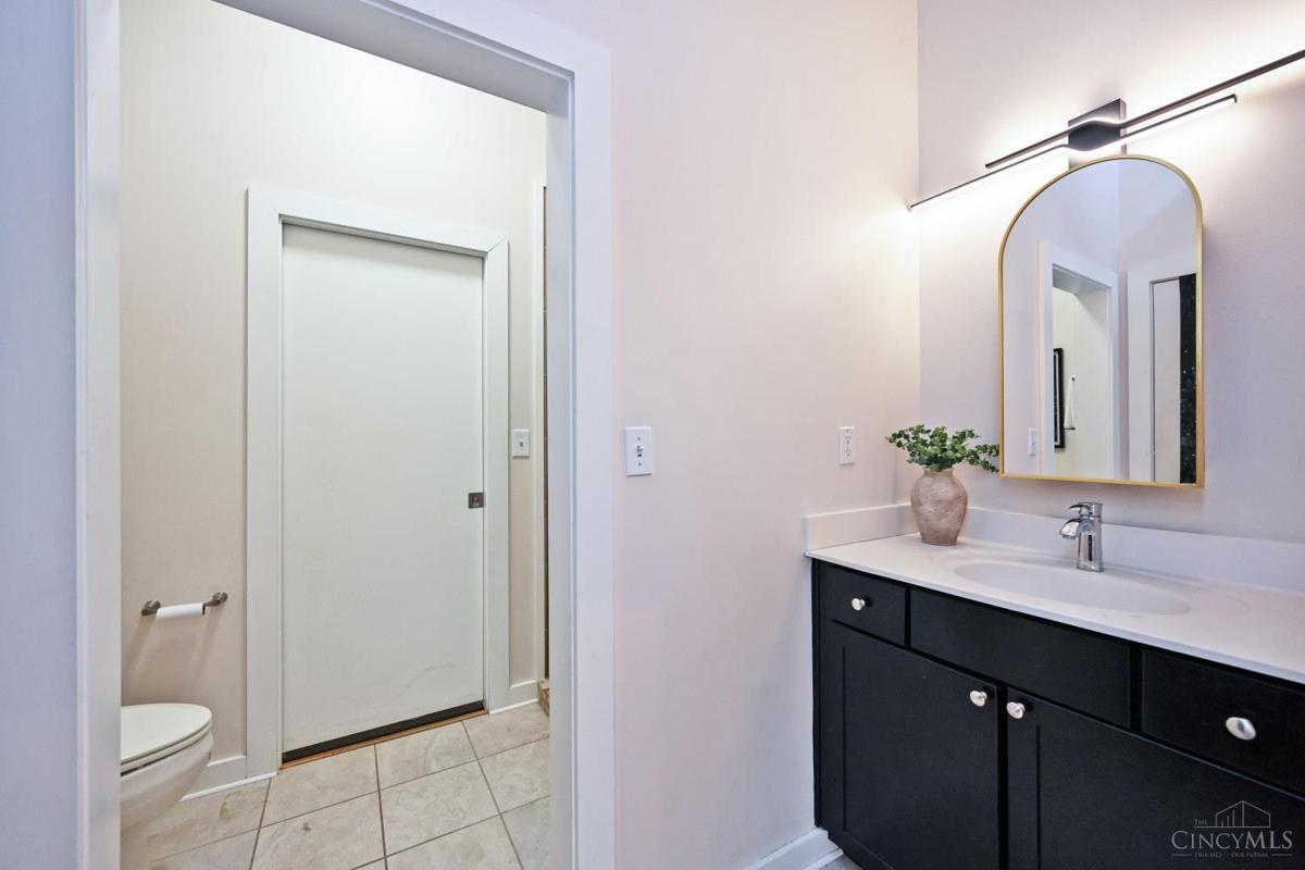 1150 Vine Street #12 - 2