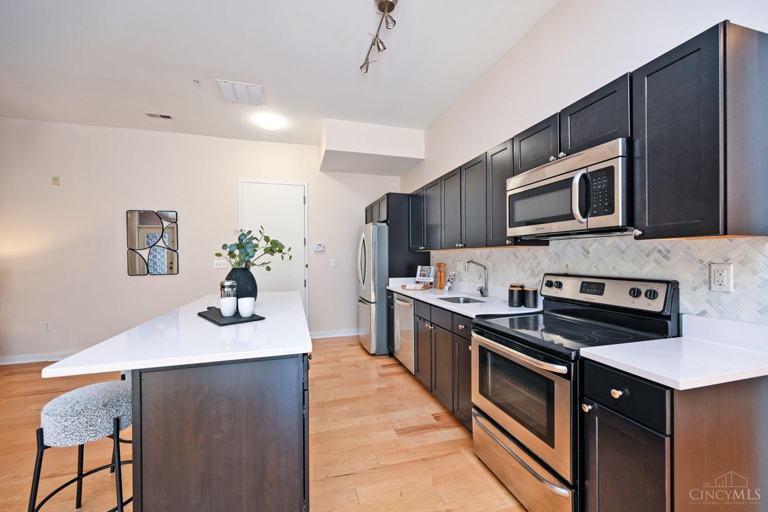 1150 Vine Street #12 - 3