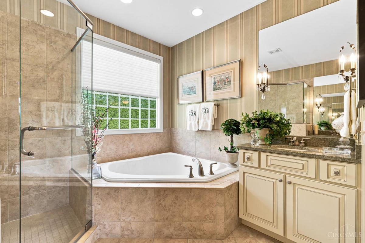 1498 Riverside Drive - 4
