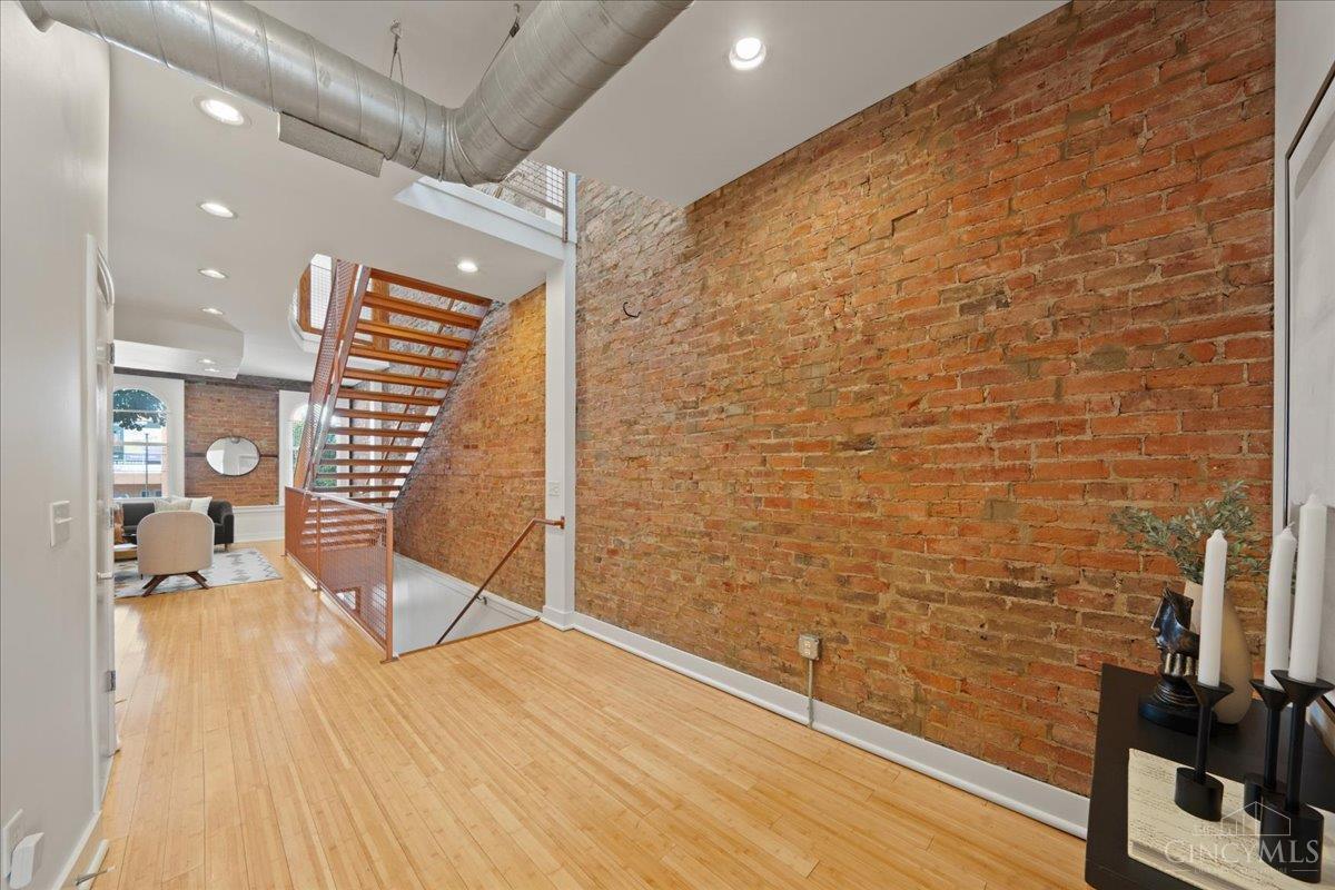 1122 Race Street #201 - Main
