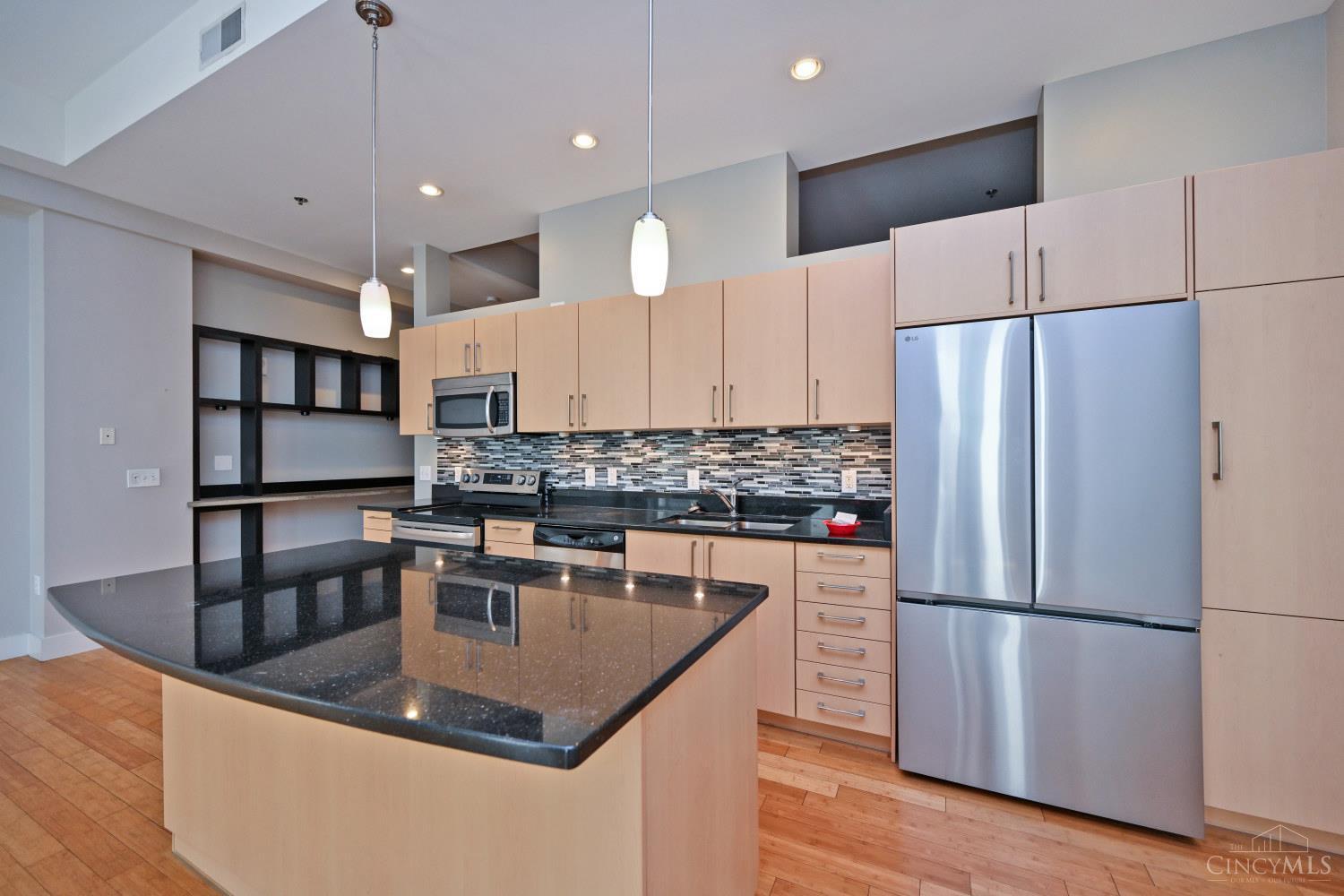 15 W Fourth Street #401 - Main