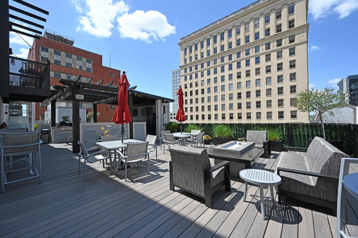 15 W Fourth Street #401 - 4