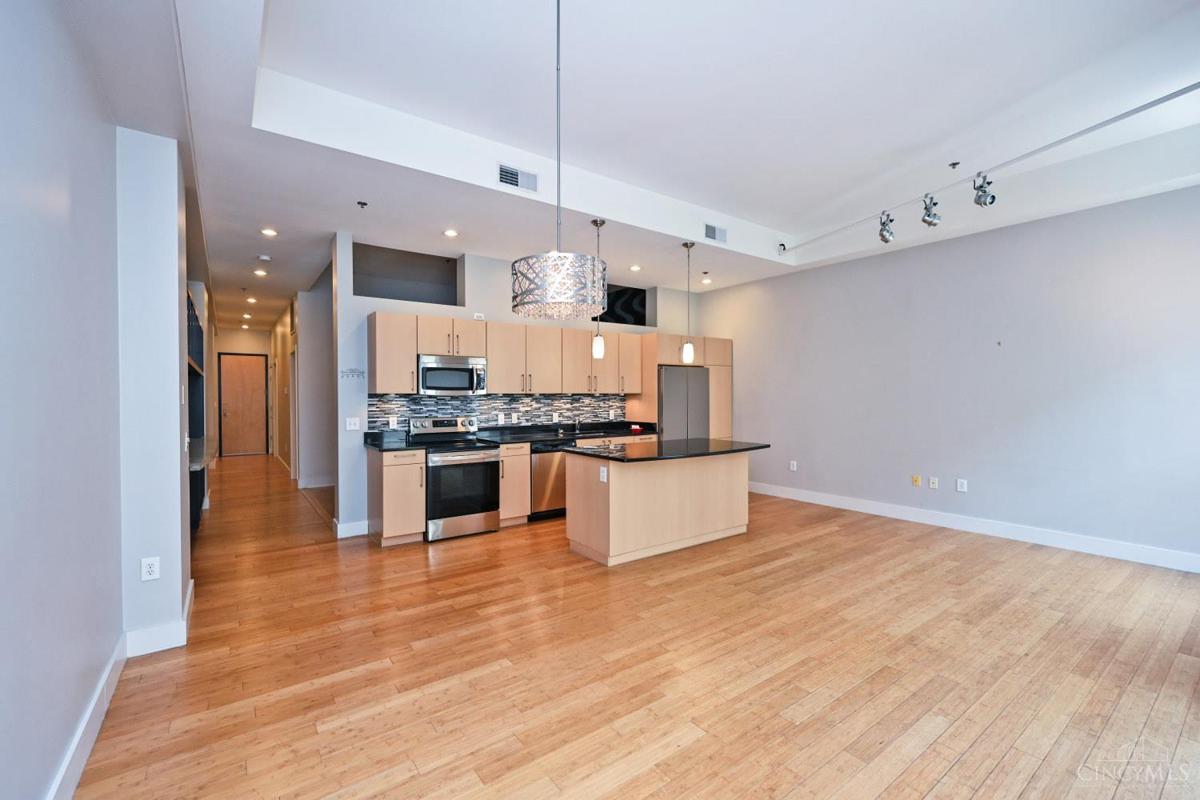 15 W Fourth Street #401 - 5