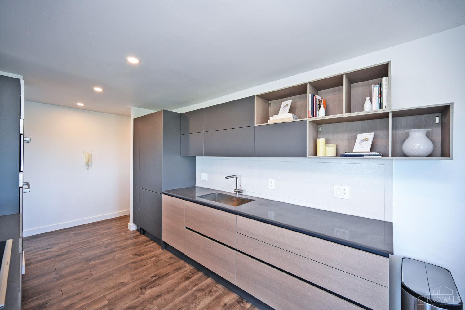 2200 Victory Parkway #2307 - 4