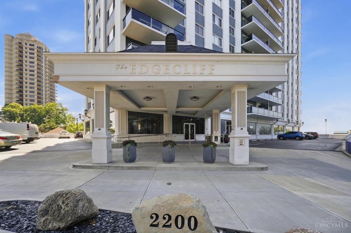 2200 Victory Parkway #905/910 - 2