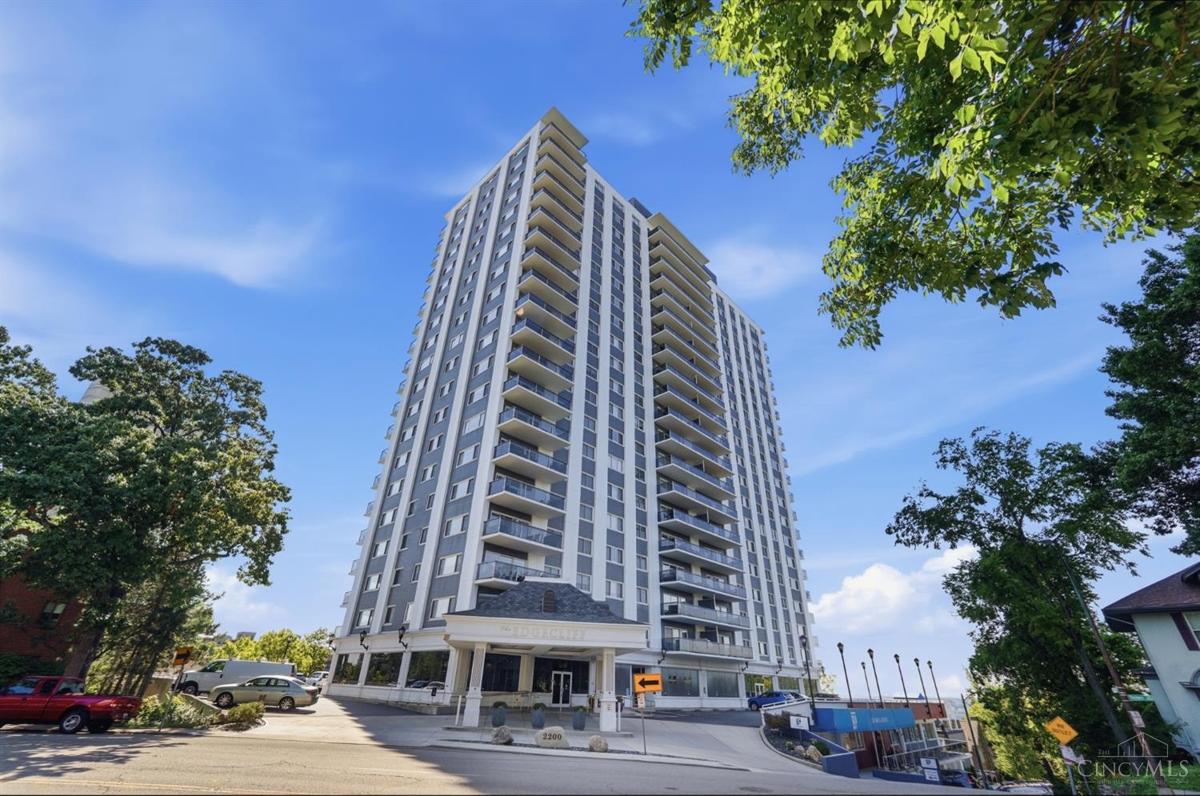 2200 Victory Parkway #905/910 - 3