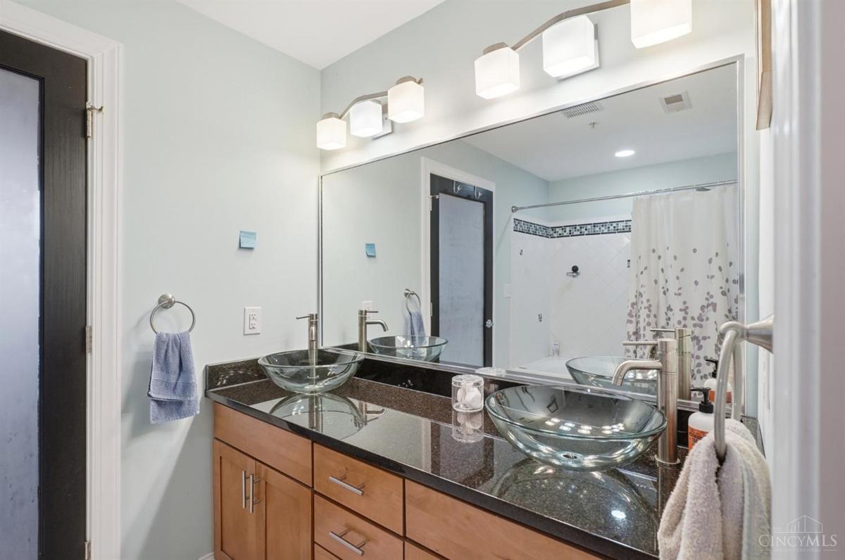 214 E Fourteenth Street #3B - 2