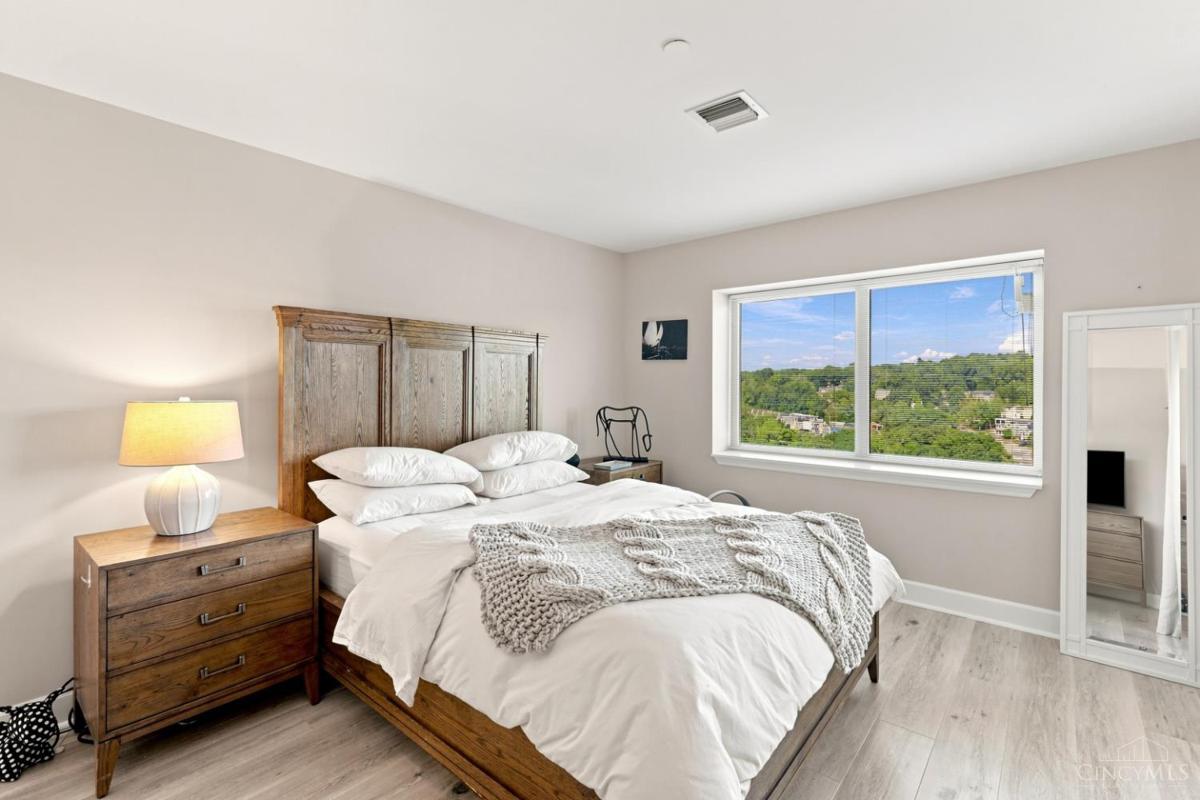 3435 Golden Avenue #701 - 4