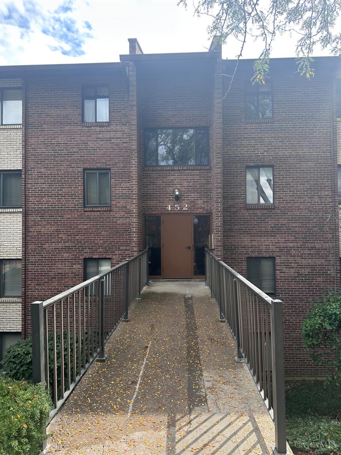 452 Grand Avenue #3 - 3