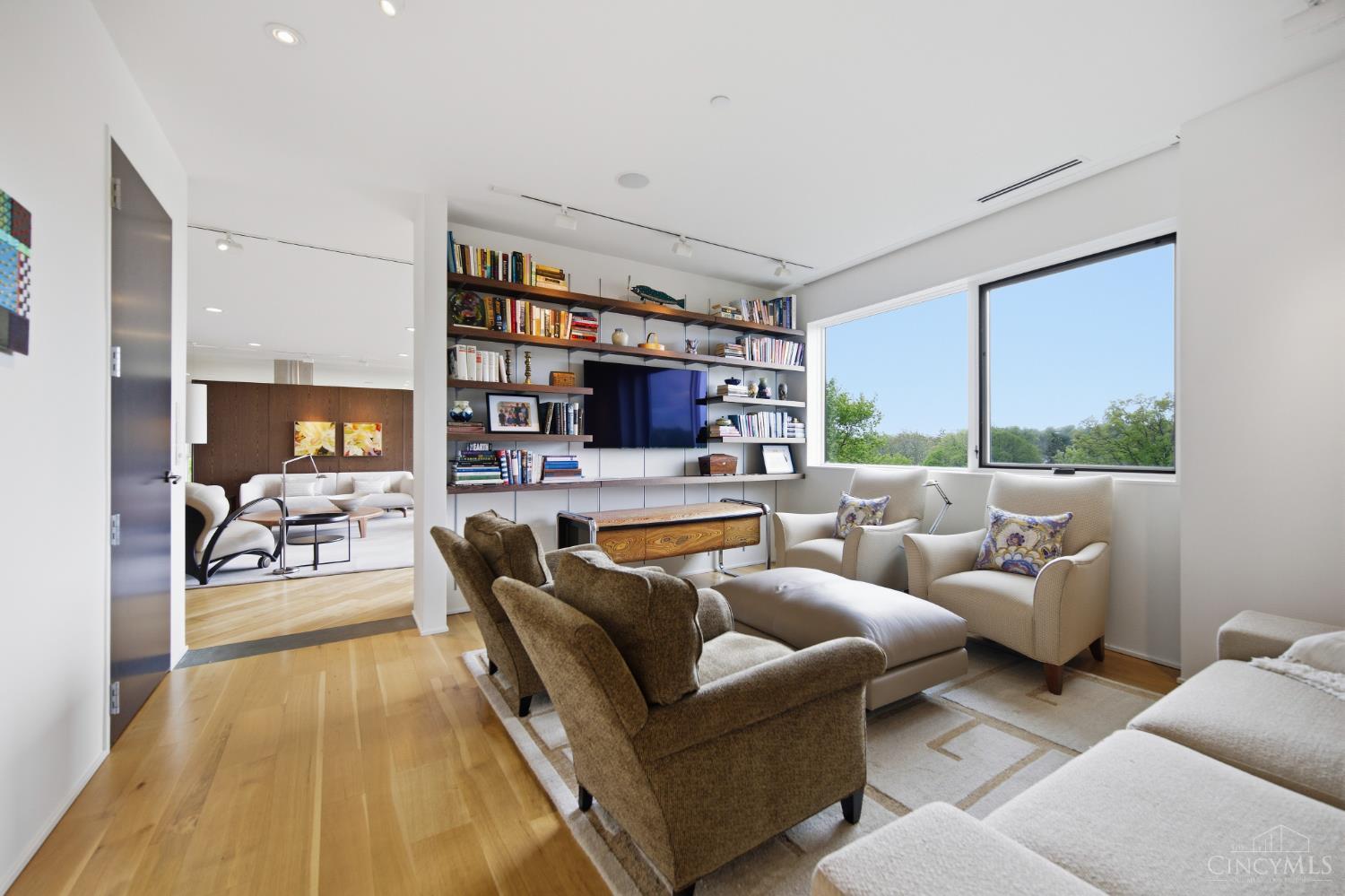 2801 Erie Avenue #302