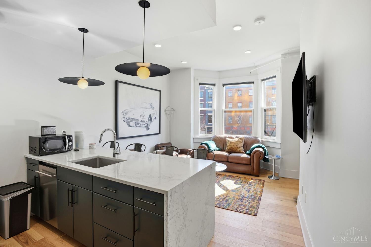 32 E Court Street #204