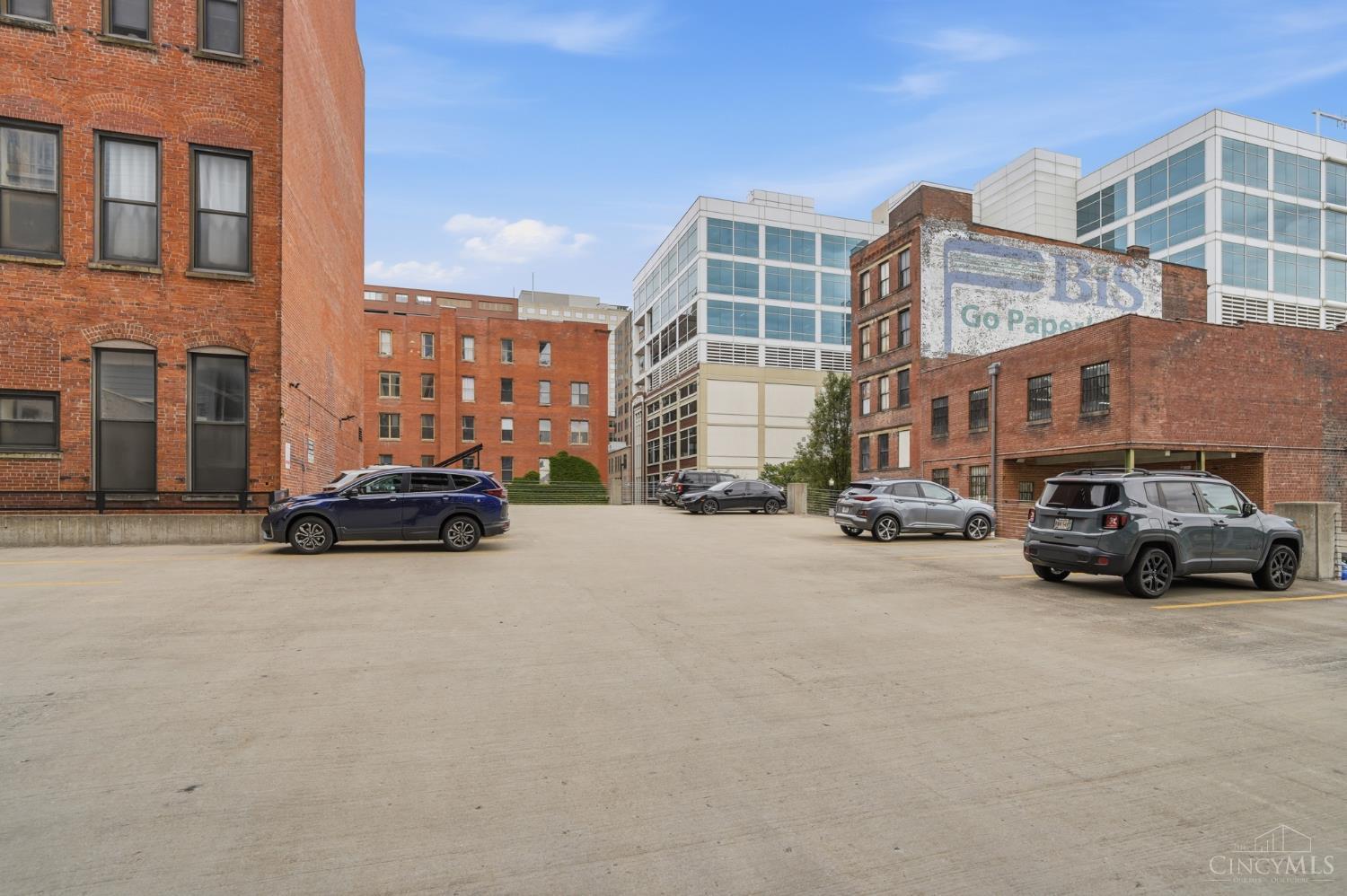 353 W Fourth Street #401 - 4