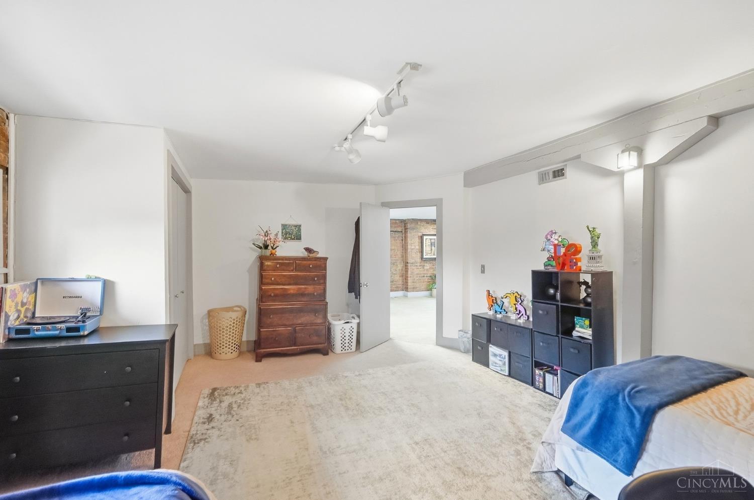 1126 Walnut Street #5 - Main