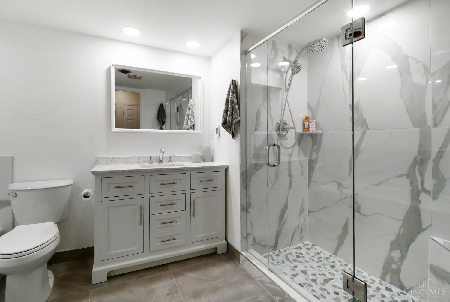 2444 Madison Road #408 - 4