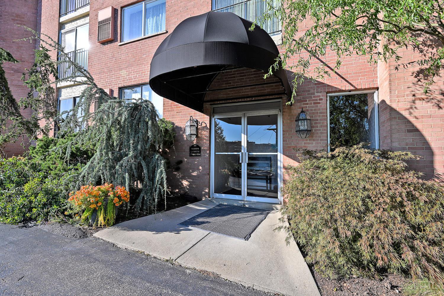 880 Rue De La Paix #A-28 - 2