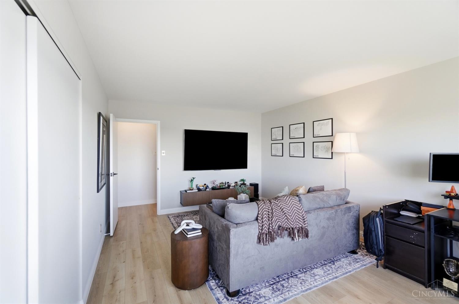 1617 E Mcmillan Street #402 - Main