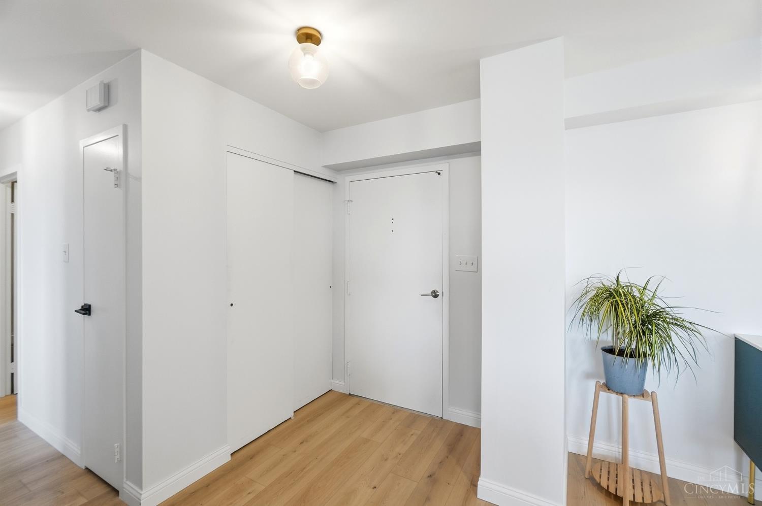 1617 E Mcmillan Street #402 - 4
