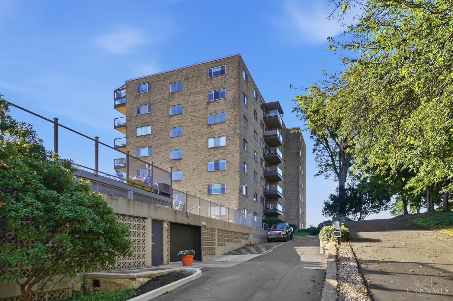 1617 E Mcmillan Street #402 - 5